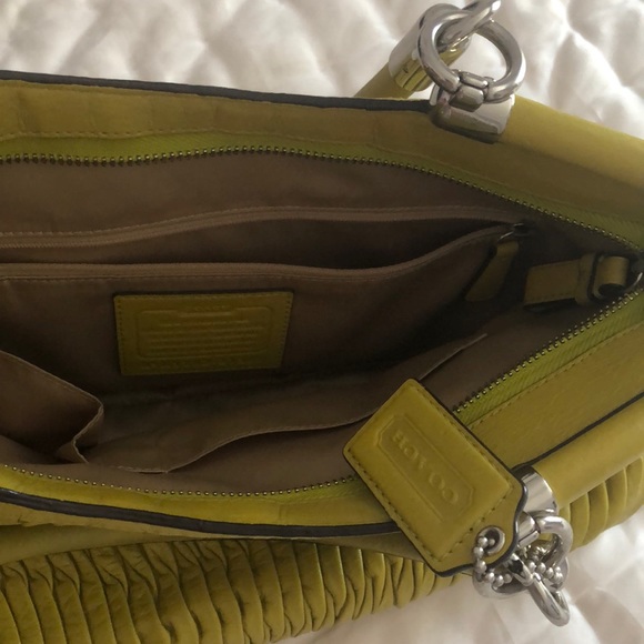 Shoulder Bag - Picture 4 of 5